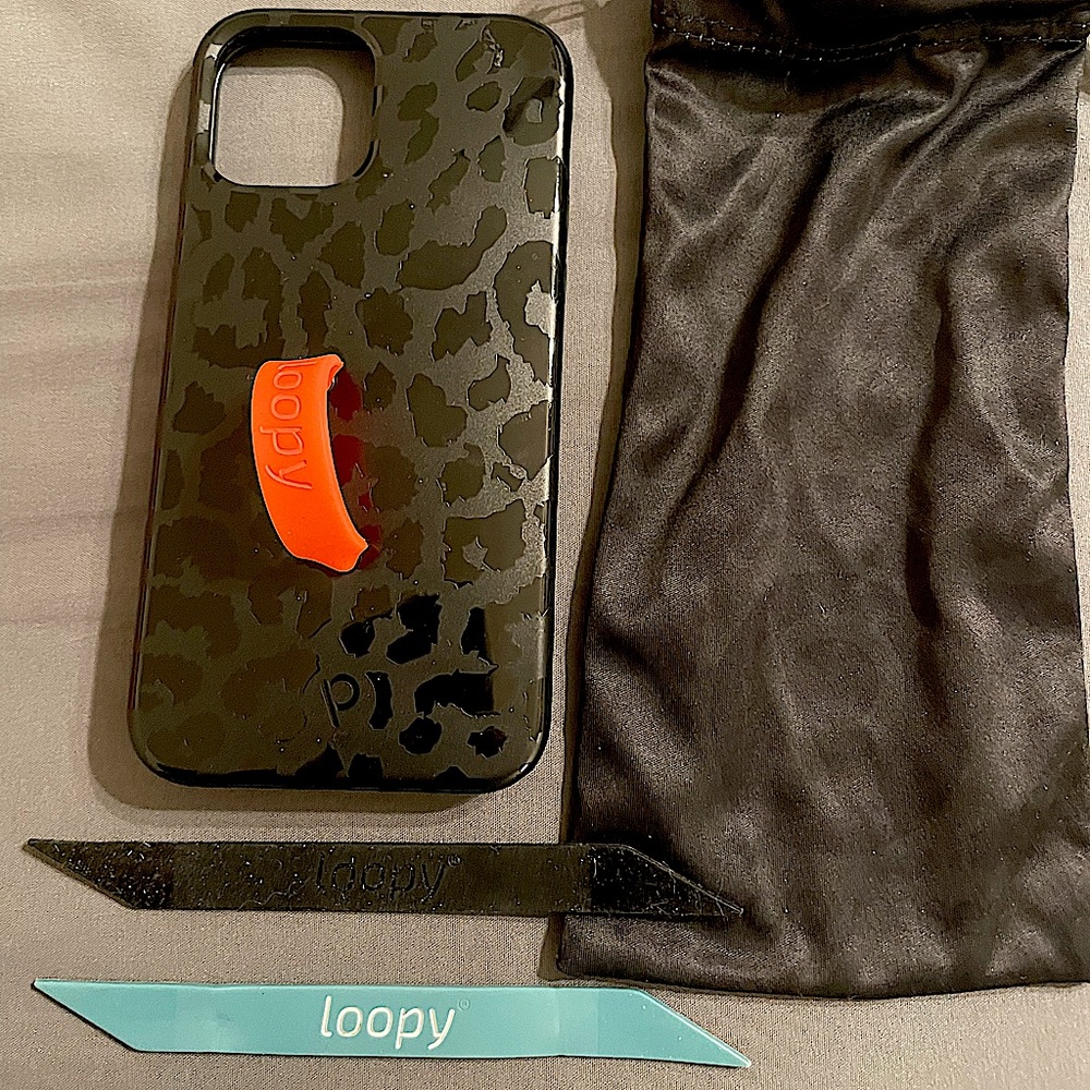 LOOPY CASE - iPhone 12/12 Pro w/ two additional loops